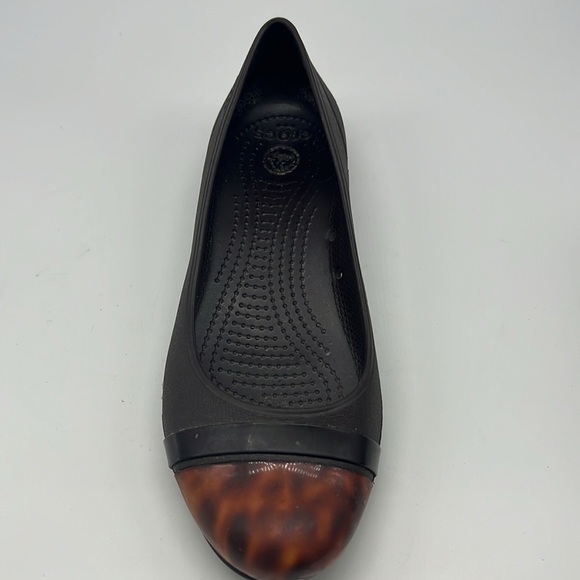 Crocs - Maryjane Brown Turtle Toe Cap Slip On Brown Flats Size 7 - Picture 3 of 11